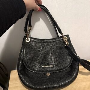 Michael Kors Viv Medium Leather Messenger bag